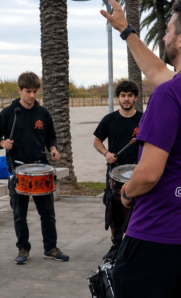 Ensayo de batucada Ayoka con tambores